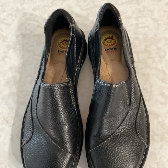 Earth Spirt women’s Black Leather Slip-On Shoes size 7.5 - Picture 2 of 4